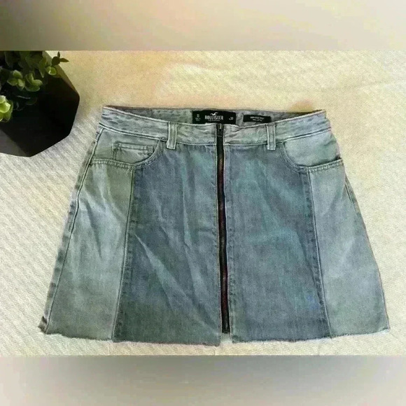 Hollister Two Toned Denim Cutoff Zipper Skirt Size 11 - Picture 1 of 4